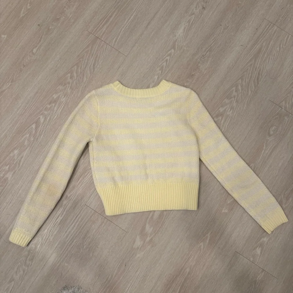 525 America NWOT Striped Yellow Sweater - Picture 2 of 5